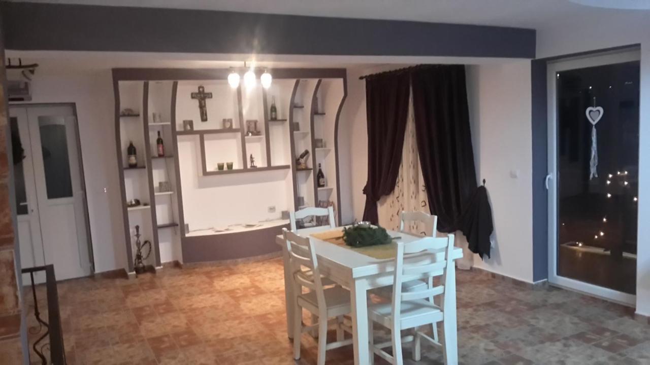 La Curtea Argeseana Apartment Valea Iasului Bagian luar foto